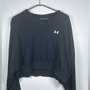 NWT Under Armour Black Cropped Sweatahirt. Size XL.